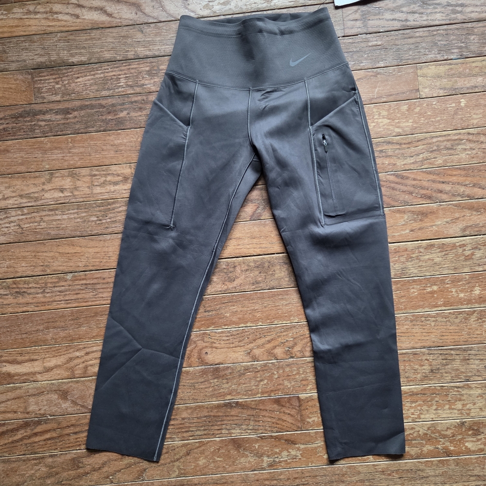 NWT Nike Women's Brown Crpped Leggings